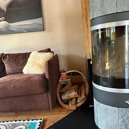 Cosy - Renovated And Charming